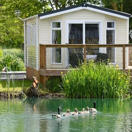 Lakefront Lodge 5 Star Country Park Private Fishing Free Parking 1 Malton Exterior photo