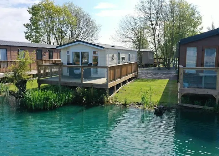 Lakefront Lodge 5 Star Country Park Private Fishing Free Parking 1