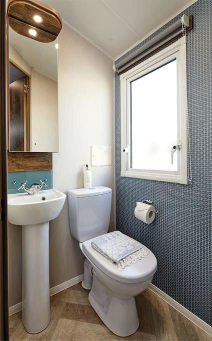 Holiday home Lakefront 5 Star Country Park Private Fishing Free Parking 1 *
