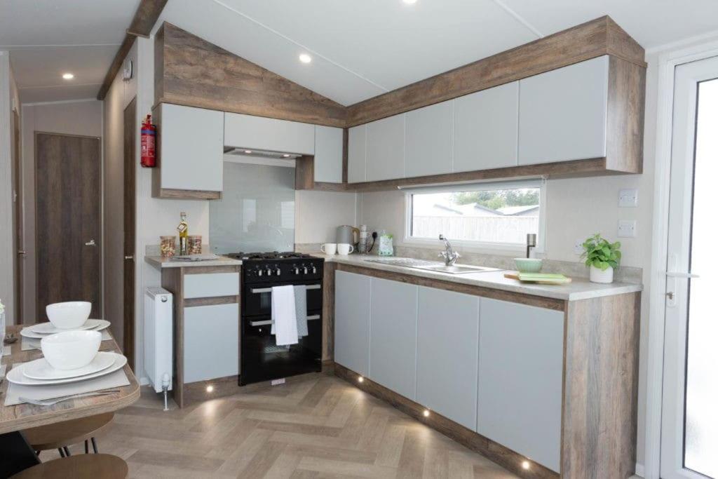 Holiday home Lakefront 5 Star Country Park Private Fishing Free Parking 1 *